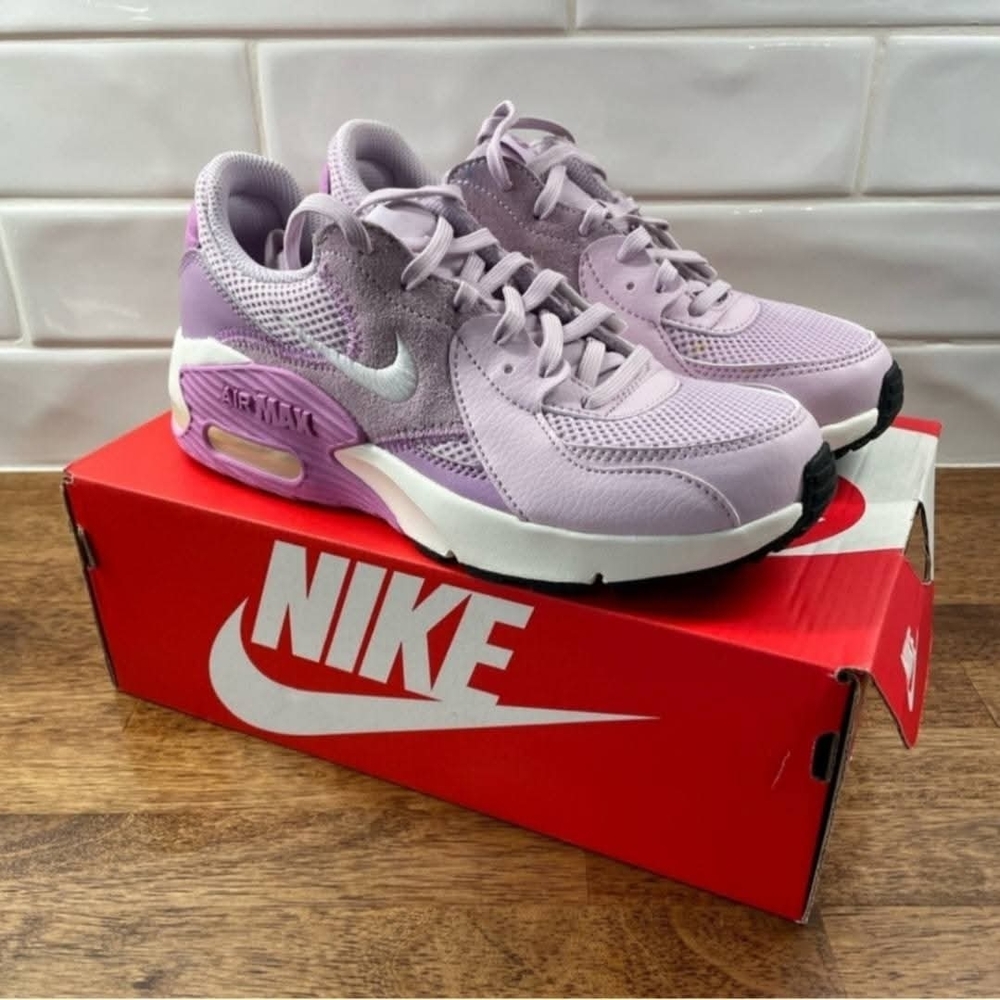 Nike Women's Lilac Air Max Sneakers